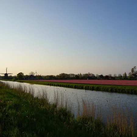 シャレー At A In Near Amsterdam